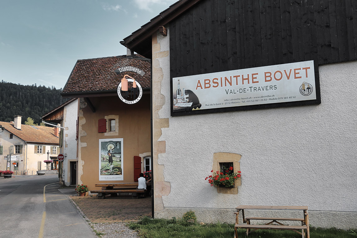 Hiking to the Absinthe Source