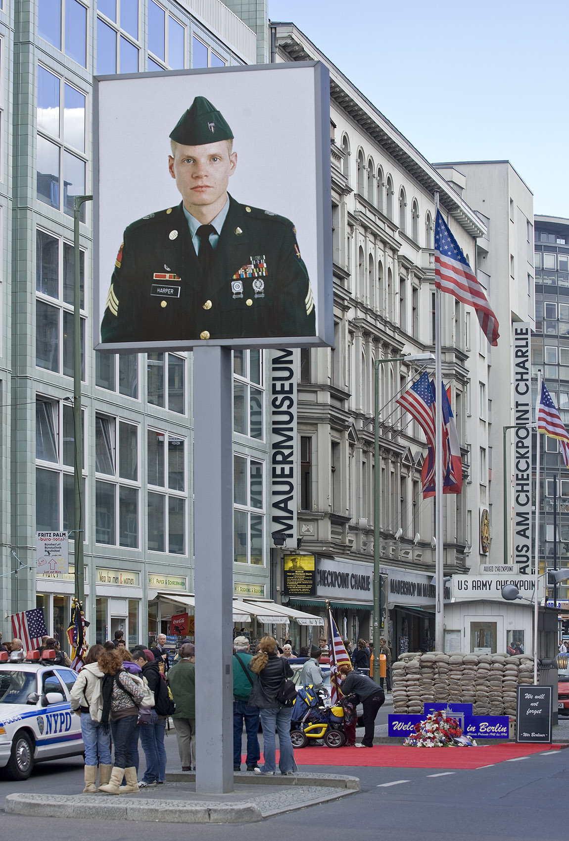 35 years of the fall of the Berlin Wall - Contemporary witnesses remember