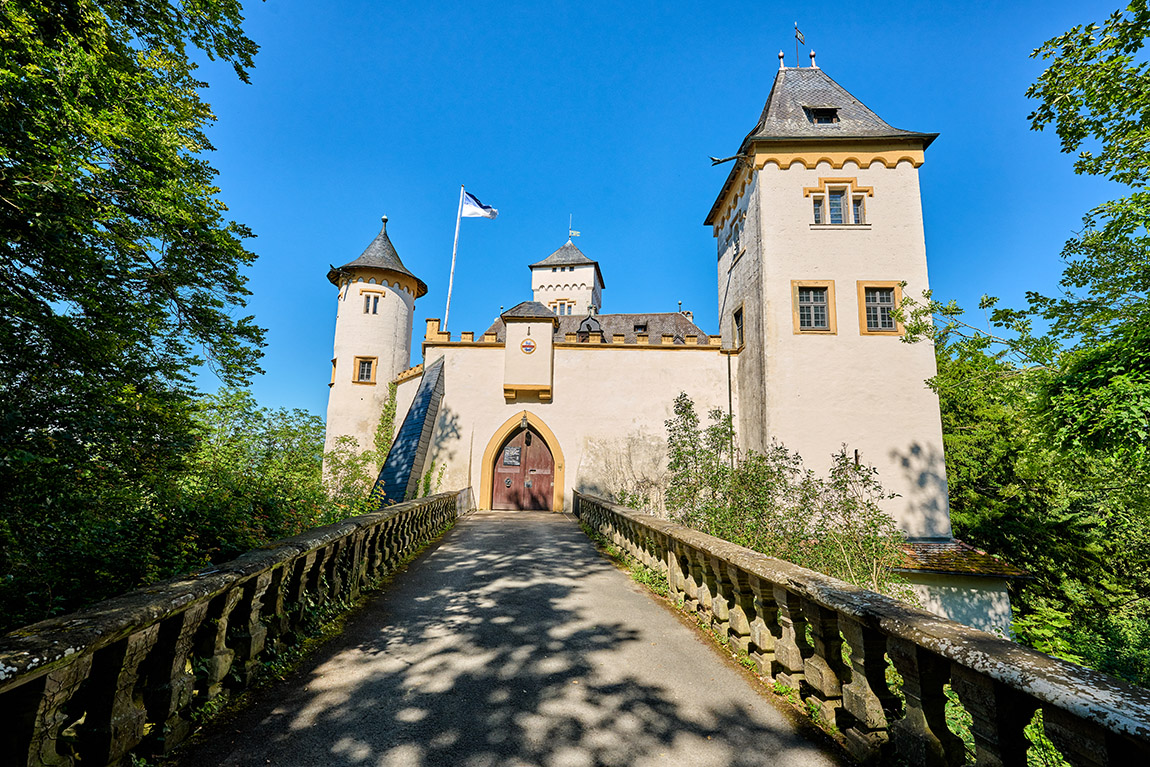 Welcome to the land of castles, caves and delights - Be active, feast and unwind in the breathtaking natural and cultural landscape of Franconian Switzerland.